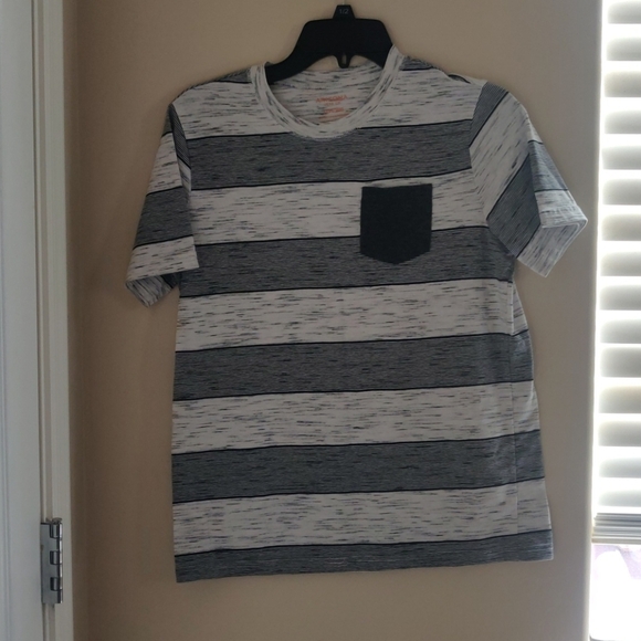 - Bundle of 4 Boys shirt - Picture 2 of 7